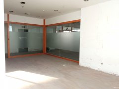 市中心，地鐵口，2樓商鋪出租，好停車，雙樓梯